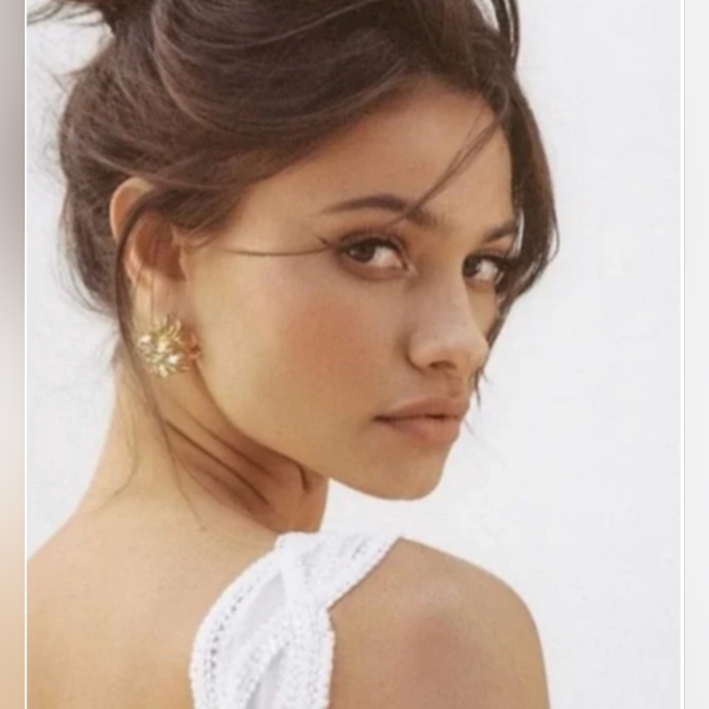 NWT AMBER SCEATS REESE LUXURY  EARRINGS & BRACELET 24K GOLD PLATING SCULPTURED